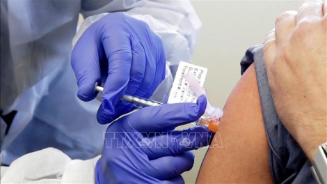 G’LÚH TR’NƠỢP TIÊM VACCINE ZONA THẦN KINH (GIỜI LEO) ĐHỊ VIỆT NAM