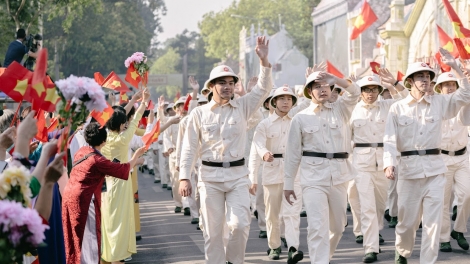 “Ngai chờ Niam chài tài Ring lơngai”: lơh kah wơl rài kah yau dờng màng bơh càr lơgar dê 