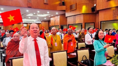 Ntơm rƀŭn Đại hội ntoh măt Uỷ ban MTTQ nkuăl ƀon têh Hồ Chí Minh tal XII