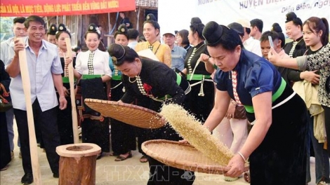 BHRỢ PA DƯR CỚ ĐHR’NIÊNG CHA HA ROO T’MÊÊ MA NƯIH THÁI VEL U VA