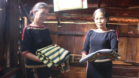 Hơdip glăi bruă rơngaih mơñam ƀơi ƀuôn Hra Ea Hning