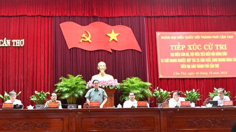 Thủ tướng ồng Phạm Minh Chính tìp mat mờ cau tĕ khà lài mờ tŭ bơyai lơh pơrjum dơ̆ 8, Quôk hội khoă XV, tàm Cần Thơ  