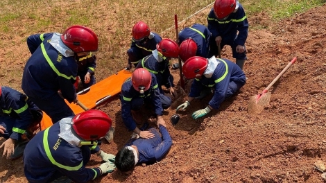 THỰC TẬP BH’RỢ TRÔÔNG DẤC BÊL DƯR VAIH HR’LANG K’TIẾC ĐHỊ DA DING CA COONG