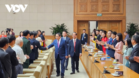 Thủ tướng ồng Phạm Minh Chính tìp ala măt ală cau pơgru pơnrơ ngan di dơ̆ tơngkah kir sơnrai Ngai Cau pơgru Việt Nam 20/11 