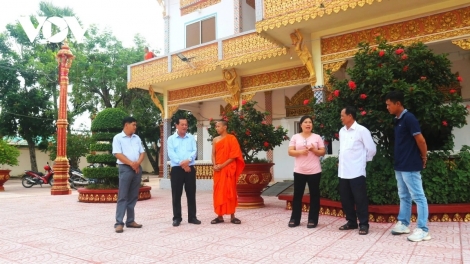 KHAM MERAT TRUN KATHAOT DI BHUM BANGSA TAKIK, BHUM ATAH BAYAH