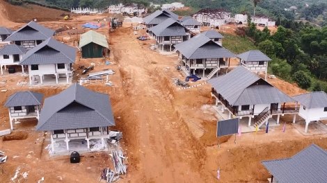 Hàng chục căn nhà hoàn thiện, khu tái định cư Làng Nủ đang dần hiện hữu 