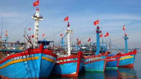 LANG DOM BAOH PANUAC PAMBUAK HAONG "TAU THUYEN", SAP CAM IEU LAC "GAIY", "GILAI", "KAPAL", "HAOK" YAU HABAR DI DALAM SAP VIET? 