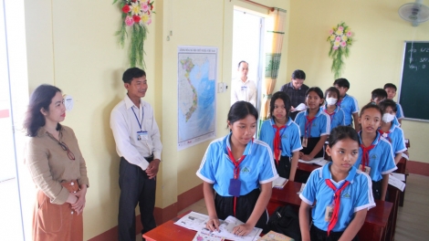 MENTRI PATO MEGRU PASANG IEK BRUK PATO, BRUK BAC MEGRUK SAP BANGSA TAKIK DI TINH KIEN GIANG 