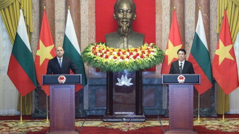 Củ tịc lơgar ồng Lương Cường mờ Kwang ătbồ lơgar Bulgaria tam tìp sră ƀăo 