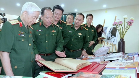 Khu xiâm ngăn tơdroăng Kal kí mâu lêng Việt Nam tơkŭm po hôp tơpui tơno tơbâ 80 hơnăm hâi mơjiâng