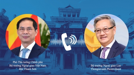 Groi Thủ tướng, Bộ trưởng Ngoại giao Bùi Thanh Sơn tâm nchră pơk sŏng dăng đah Bộ trưởng Ngoại giao Lào