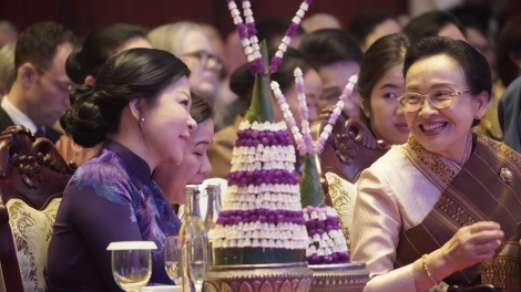 Hơkăn Tổng Bí thư vang năm Hop akŏm tanh mei joăt joe ASEAN ‘măng mă 9 tơ̆ Lào