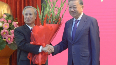 Khua gĭt gai Đảng Tô Lâm mđup brei Anăn knăl 45 thŭn Đảng kơ Trần Quốc Vượng 