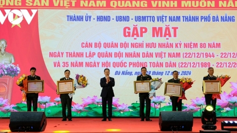 ĐÀ NẴNG TR’LƯM HƠNH DEH 80 C’MOO T’NGAY BHRỢ T’VAIH QUÂN ĐỘI NHÂN DÂN VIỆT NAM