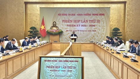 Thủ tướng teh đak bơ̆n Phạm Minh Chính pơgơ̆r 'Măng hop akŏm mă 10 kơ Jơnŭm pơgơ̆r Pơlong - Pôk hơpah Trung ương 