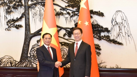 Kơ-iăng Khua dêh čar ơi Bùi Thanh Sơn bơkơtuai hăng Kơ-iăng Khua mir sir dêh čar Khač ơi Hàn Chính 