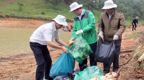 Păng ‘nâng tung tôm, gô̆m, tơkŭm mâu tơdrong chhá, kong kếo pơkeăng ki xúa tung pêi chiâk ƀă tối ki tơ’lêi pro ‘mêi tơnêi tíu, hyôh kong prâi