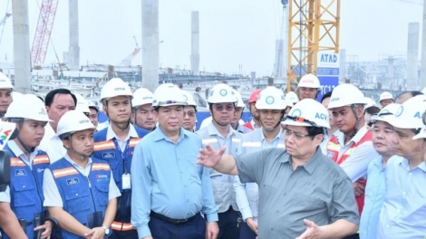 THU TUONG PHẠM MINH CHÍNH PASANG IEK DANAK DAK MBLANG KAPAL HAOK DUNYA LONG THÀNH