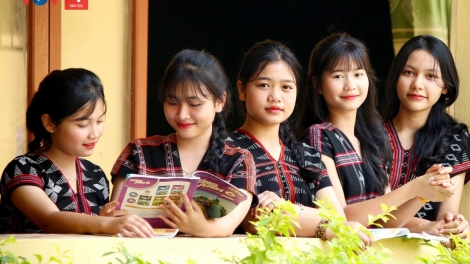 PRANG K’TIẾC K’RUUNG VÊY 6 RAU P’RÁ ACOON COH BƠƠN PA CHOOM ĐOỌNG COH TRƯỜNG HỌC