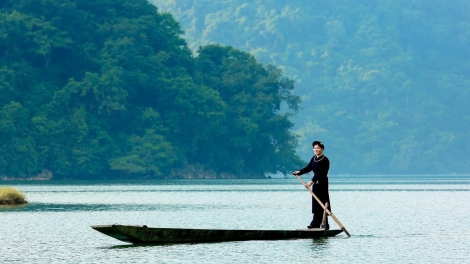 NƠI ÁO CHÀM HỒ XANH BA BỂ