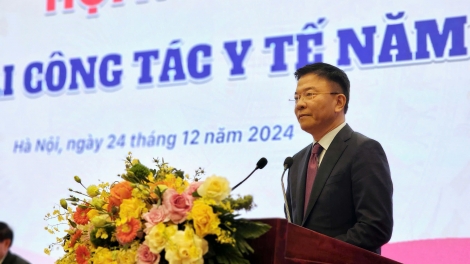 Phŏ Thủ tướng Lê Thành Long năm hop akŏm tơlĕch tơdrong jang hơmet jĭ jăn sơnăm 2025 