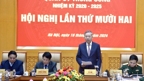 Tổng Bí thư Tô Lâm pơgơ̆r Hop akŏm Quân ủy Trung ương ‘măng mă 12