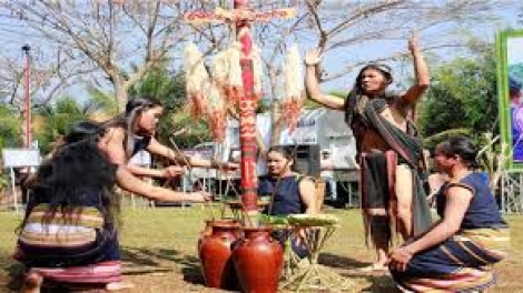 Á hơchiếo Mang Deang  (Hát hơchiếo Mang Deang)