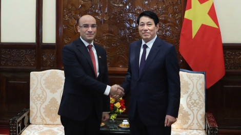 Củ tịc lơgar ồng Lương Cường wă Kwang ătbồ Anih lơh broă ala măt lơgar Algeria 