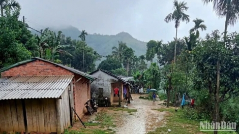 BH’CỘ TỈNH QUẢNG NGÃI K’ĐƯƠI CHA MÊỆT LÊY ĐHR’NĂNG HR’LANG DA DING ĐHỊ CHR’HOONG TRÀ BỒNG