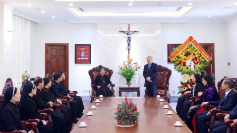 Groi Thủ tướng Rnâng kan Chính phủ Nguyễn Hòa Bình tât khâl, rhơn nar Noel.