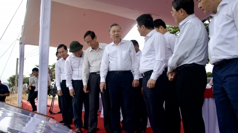 Tổng Bí thư Tô Lâm năm hơlen lăng hơnih ming man Hnam kơmăy Ŭnh điên hạt nhân Ninh Thuận 1