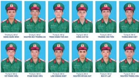 Kruanh dak Lương Cường pă Huân chương mât neh dak Hạng Ba ân 12 tahen tâm Quân khu 7