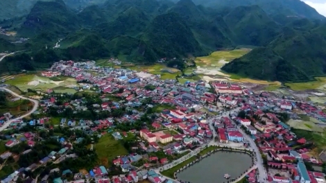 Tiah đah măt tơngai mŭt dà lơgar tơn jơh rƀah nàng brồ să bơtàu tơngguh 