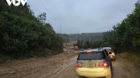 ĐHANUÔR MỐP LOOM TU C’LÂNG BHLÂNG 14E HƯ NGÂN