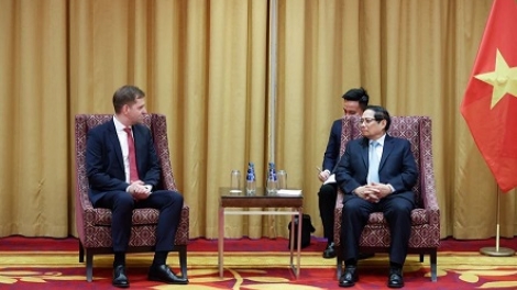 Pôa Phạm Minh Chính, Ngế pro xiâm hnê ngăn Chin phuh trâm mâ, tơpui tơno ƀă Kăn xiâm hnê ngăn Kuô̆k hô̆i râ má péa Ba Lan