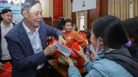 VOV MIỀN TRUNG LÂNG APÊÊ ĐƠN VỊ ĐH’RƯAH ĐƠƠNG TẾT TƠỢ ĐÂH TƯỚC ĐHANUÔR ĐHA RỰT QUẢNG NAM