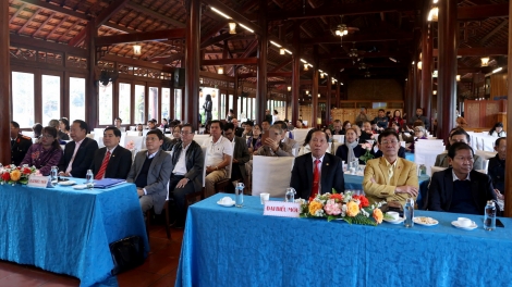 Đak Lăk tơƀơ̆p kon pơlei hơrih pơm jang tơ̆ teh đak đe vih tơ̆ pơlei pơla sơng têt Ất Tỵ