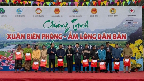 QUẢNG BÌNH: ĐHA NUÔR MA COONG, AREM TING PÂH “HA PRUÔT BIÊN PHÒNG - NGĂN LOOM ĐHA NUÔR”