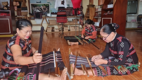 A LƯỚI T’BHLÂNG PA DƯR THU NHẬP ÂNG ĐHANUÔR BƠƠN 45 ỨC ĐỒNG COH MUY C’MOO