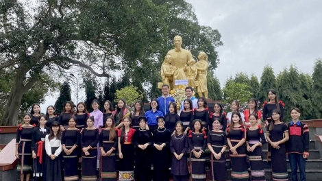 Cau bơsram dờng jơi bơtiàn ờ gal cau càr Dăk Lăk kơ̆p kờñ bơtàu tơnguh ƀòn lơgar