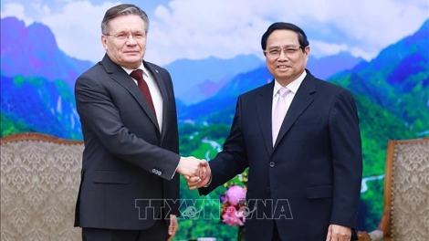 Pôa Phạm Minh Chính, Ngế pro xiâm hnê ngăn tơnêi têa tơdah Kăn xiâm pơkuâ Grup On tơhrik kơtâu ƀă trếo tik nik kong têa Rusi.