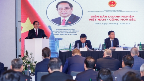 Dơ̆ lòt lơh broă bơh Thủ tướng tus lơgar Ba Lan, Czech lơh geh cồng nha niam bơnĕ ngan  