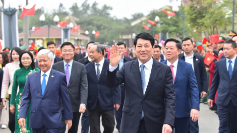 PO INE NEGAR LƯƠNG CƯỜNG HU MAI TAOM MBAOK BUI SAMBAI HAONG BHAP BINI DOM BANGSA DALAM HAREI ILAMO AKAOK THUN DI GRAUK NEGAR