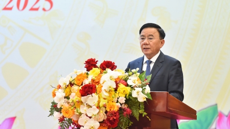 Pơ’lêh rơdêi tơdroăng hnê mơhnhôk tơdâng ƀăng hnoăng cheăng pêi tung pơla pêi cheăng pơ’lêh nếo