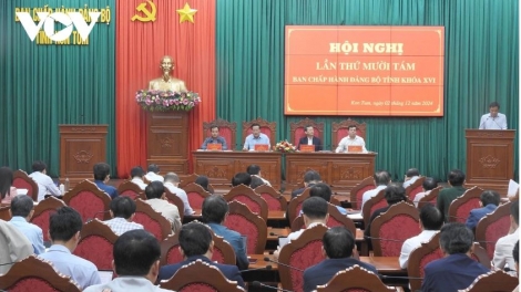 15 kan ƀô̆ kơ Anih jang Tĭnh uy Kon Tum vei lăng apinh pơdơh hưu hơdrol kơ sơnăm pơkăp 