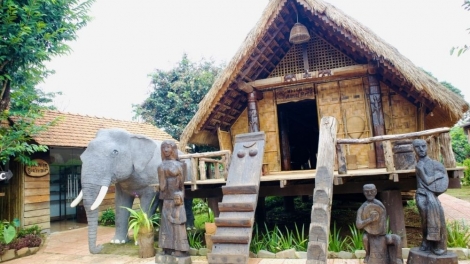 Em là cô gái Êđê