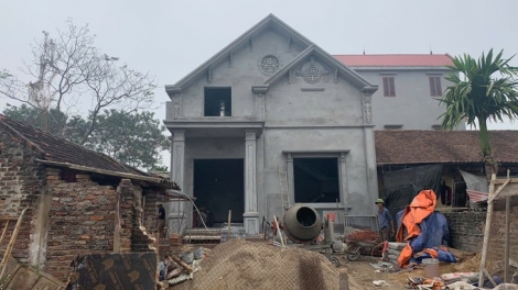 GRAUK LABIK DALAM NAGAR DAONG NGAK LABAIH 100.000 BAOH SANG ABIH TAIK TAHAK