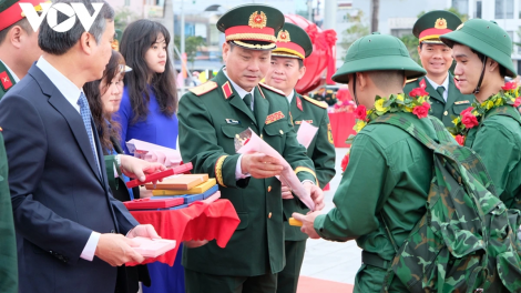 PR’CHẤC P’NIÊN MIỀN TRUNG – TÂY NGUYÊN DƯR LƯỚT BỘ ĐỘI