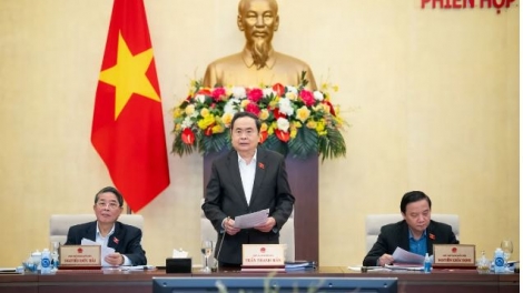 Pơxiâm Roh hôp má 42 dêi Vi ƀan pơkuâ Kuô̆k hô̆i