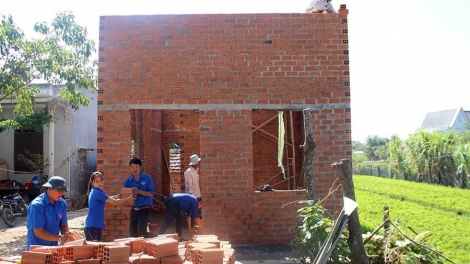 Gia Lai bơkơtưn ruh abih sang dŏ tơ̆i, sang phô̆